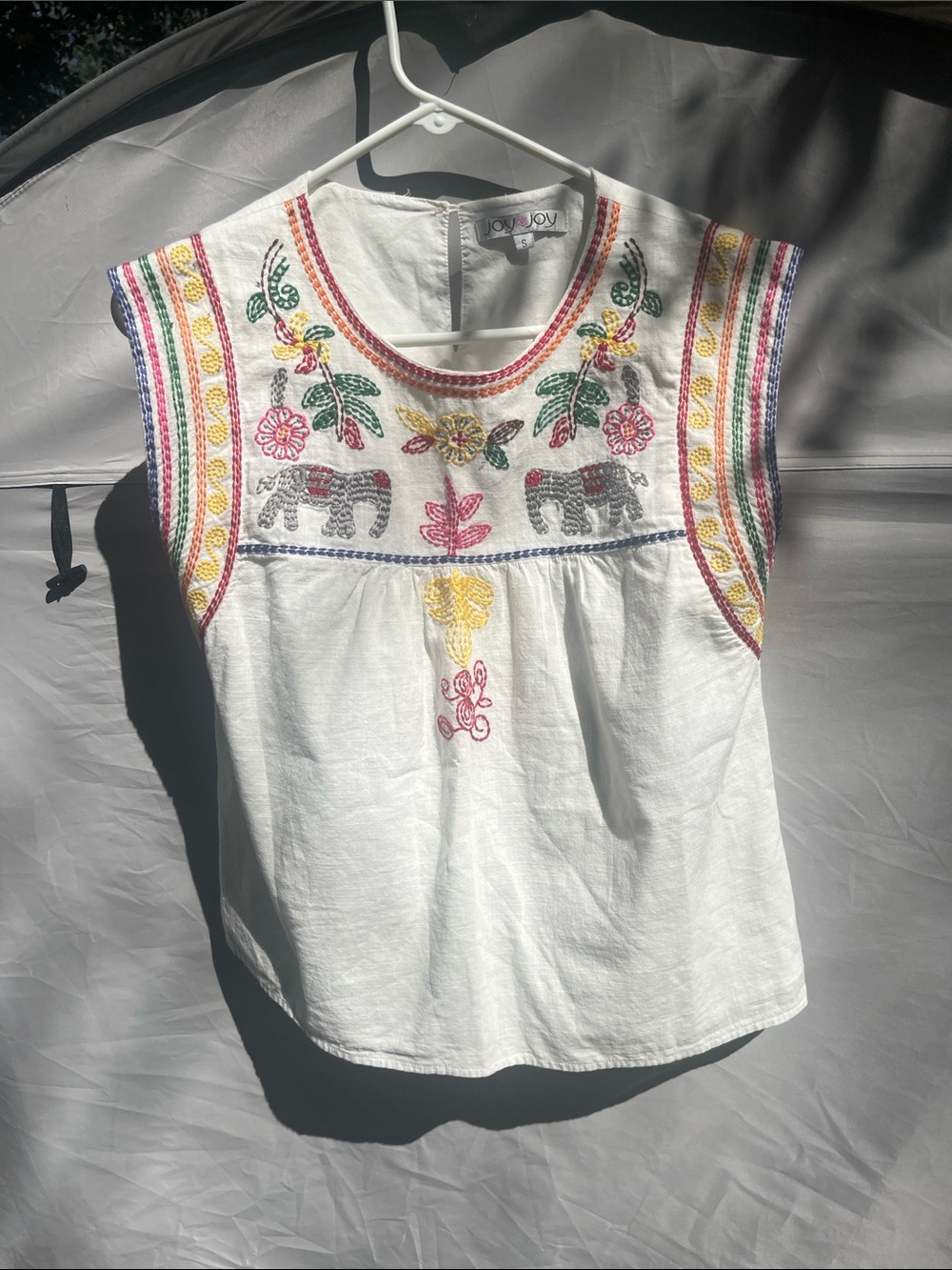 Joy Joy White Sleeveless Embroidered Cotton Top with Multicolor Motifs